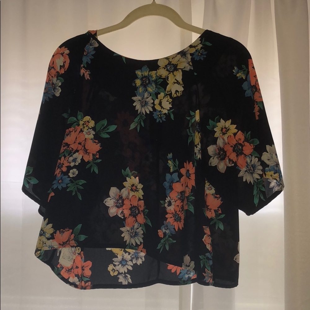 I am selling a Forever 21 shirt